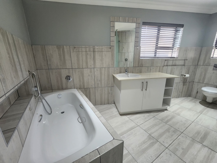 3 Bedroom Property for Sale in Hartenbos Central Western Cape